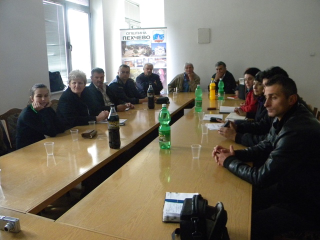 Според однапред планираната агенда на настанот, градоначалникот на општина Пехчево, вчера во салата за состаноци, одржа средба со невладините организации од општината.