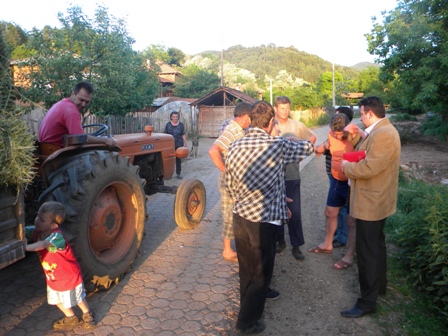Градоначалникот на општина Пехчево, ги посети месните заедници Црник и Панчарево.
