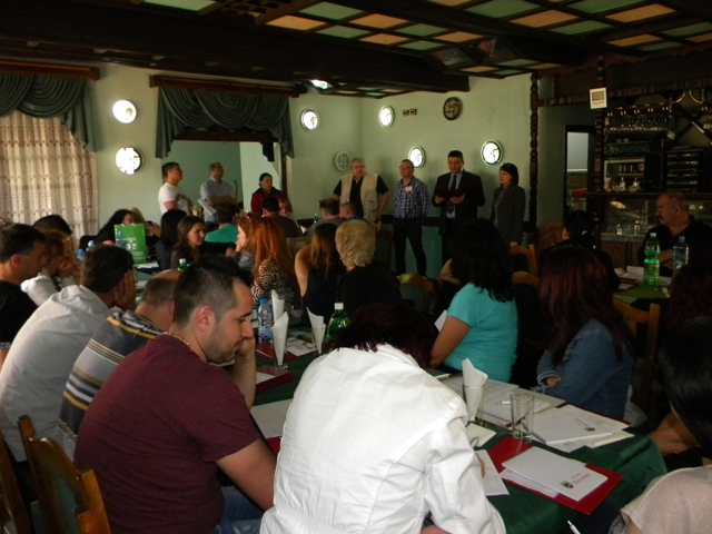 Во склоп на проектот ,, Заеднички истражувања со цел апликативна примена во зачувување на природните ресурси и заштита на животната средина во пограничниот регион меѓу општините Пехчево и Симитли ’’, финансиран преку ИПА програмата за меѓугранична соработка помеѓу Република Македонија и Бугарија, беше одржан првиот семинар во Пехчево, организиран од страна на Локалната самоуправа.