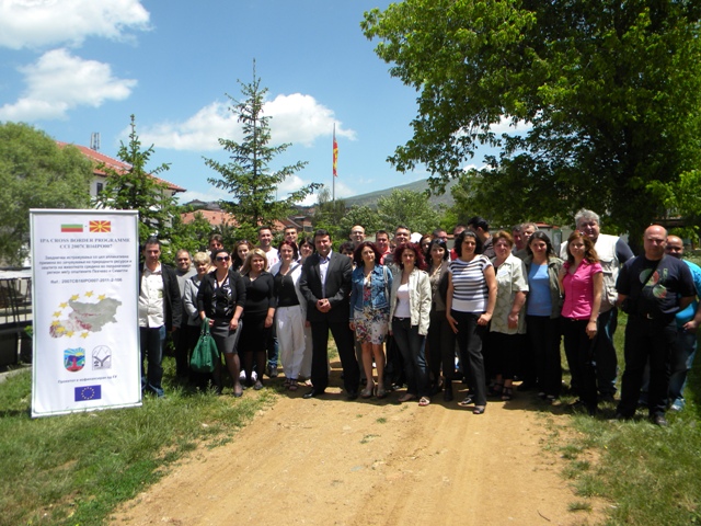 Во склоп на проектот ,, Заеднички истражувања со цел апликативна примена во зачувување на природните ресурси и заштита на животната средина во пограничниот регион меѓу општините Пехчево и Симитли ’’, финансиран преку ИПА програмата за меѓугранична соработка помеѓу Република Македонија и Бугарија, беше одржан првиот семинар во Пехчево, организиран од страна на Локалната самоуправа.